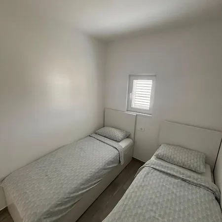 Laura Apartment Starigrad Paklenica